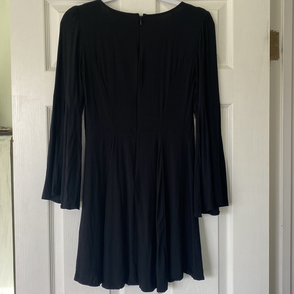 Flare sleeve black dress - Picture 4 of 8